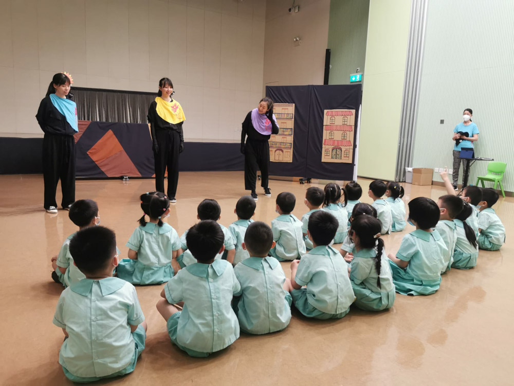 K2 Visits Civic Education Resource Center 5